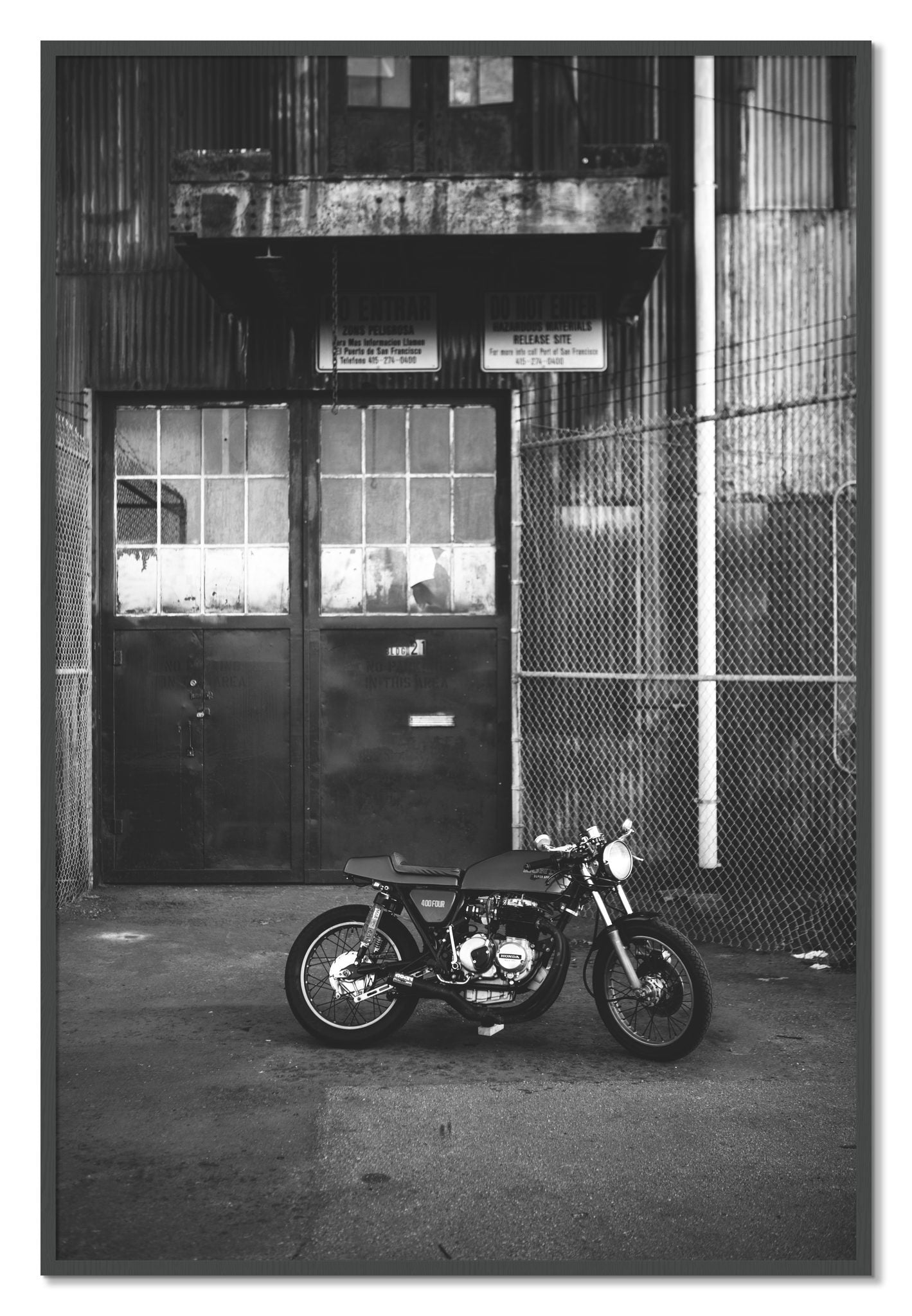 Framed photograph of 400Four by Dylan Ozanich, Grey frame, Full Bleed