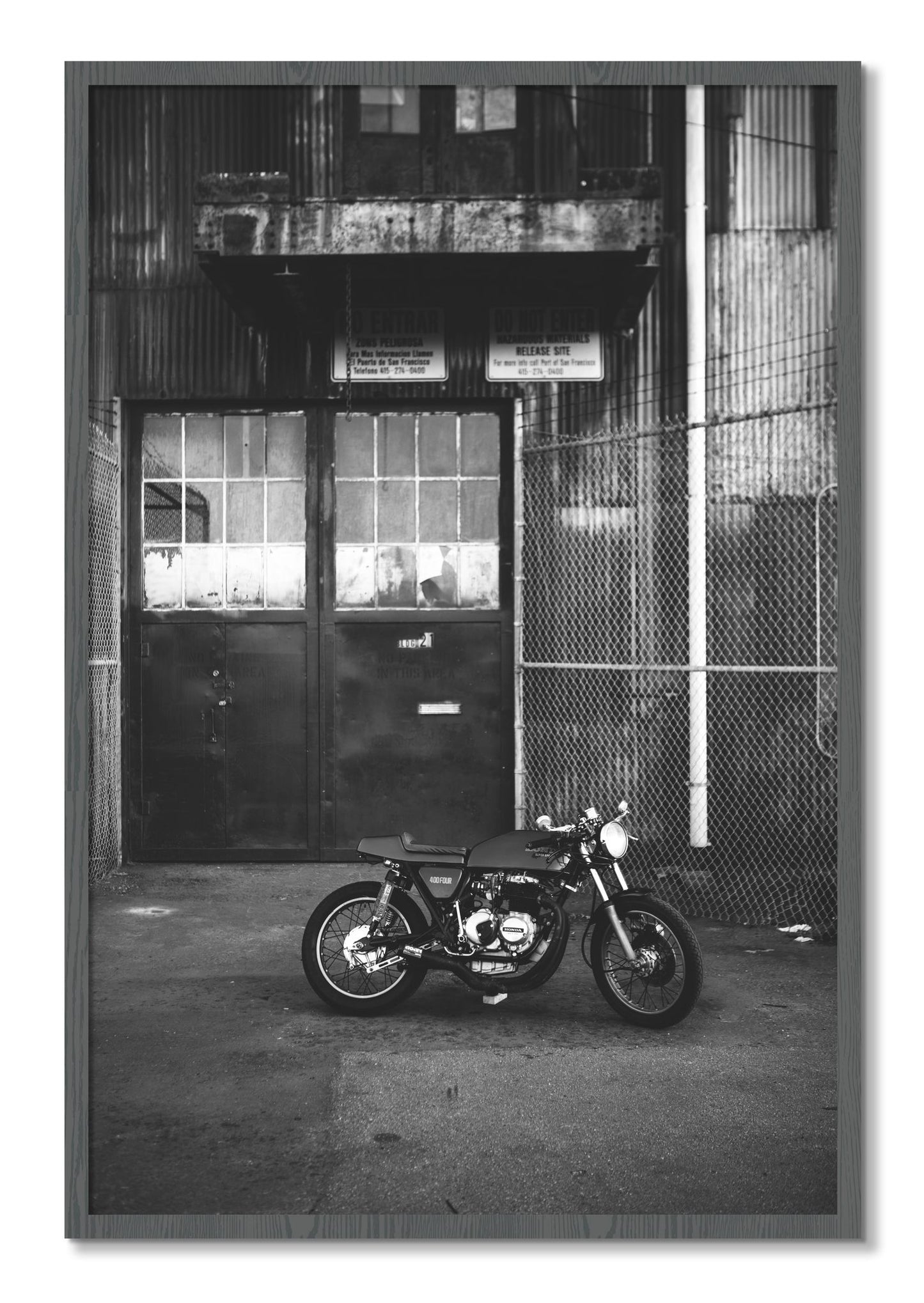 Framed photograph of 400Four by Dylan Ozanich, Grey frame, Full Bleed