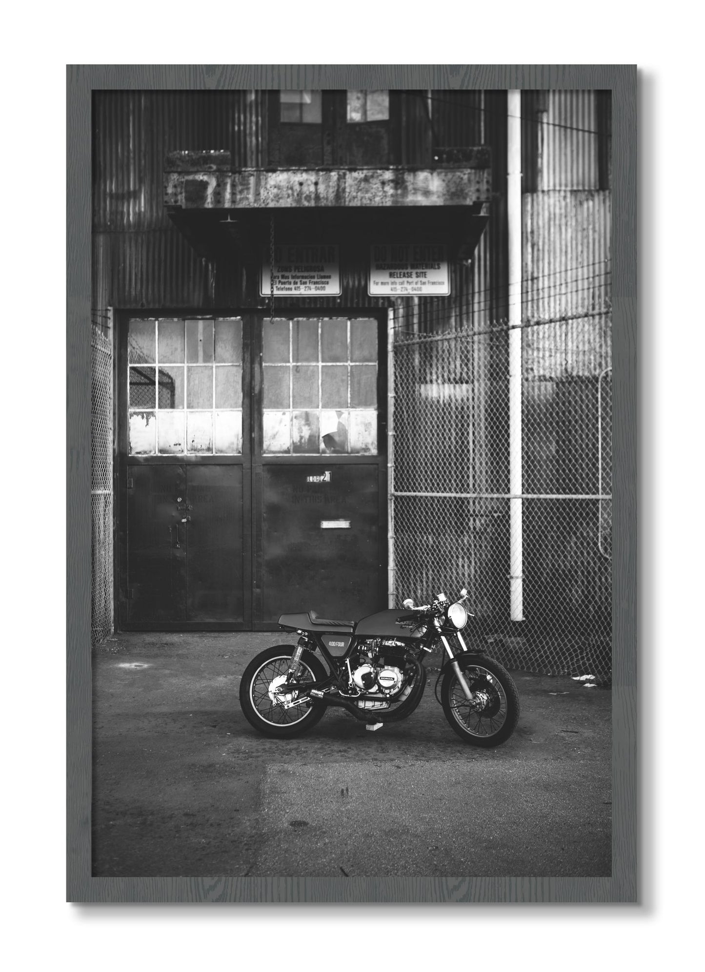 Framed photograph of 400Four by Dylan Ozanich, Grey frame, Full Bleed