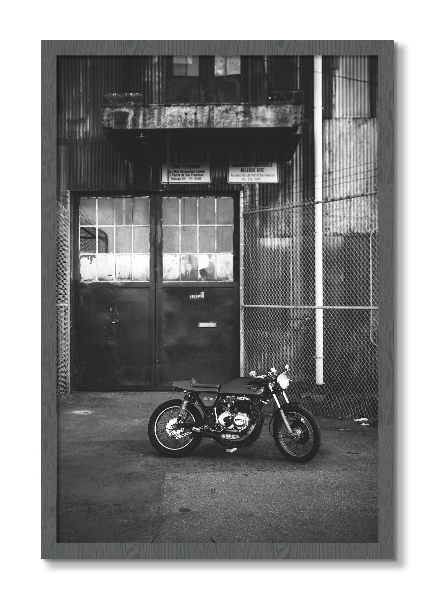 Framed photograph of 400Four by Dylan Ozanich, Grey frame, Full Bleed