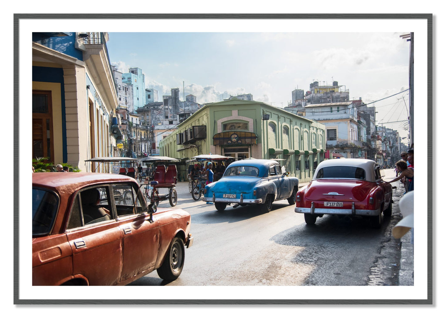Framed photograph of Cuba by Dylan Ozanich, Grey frame, Borders