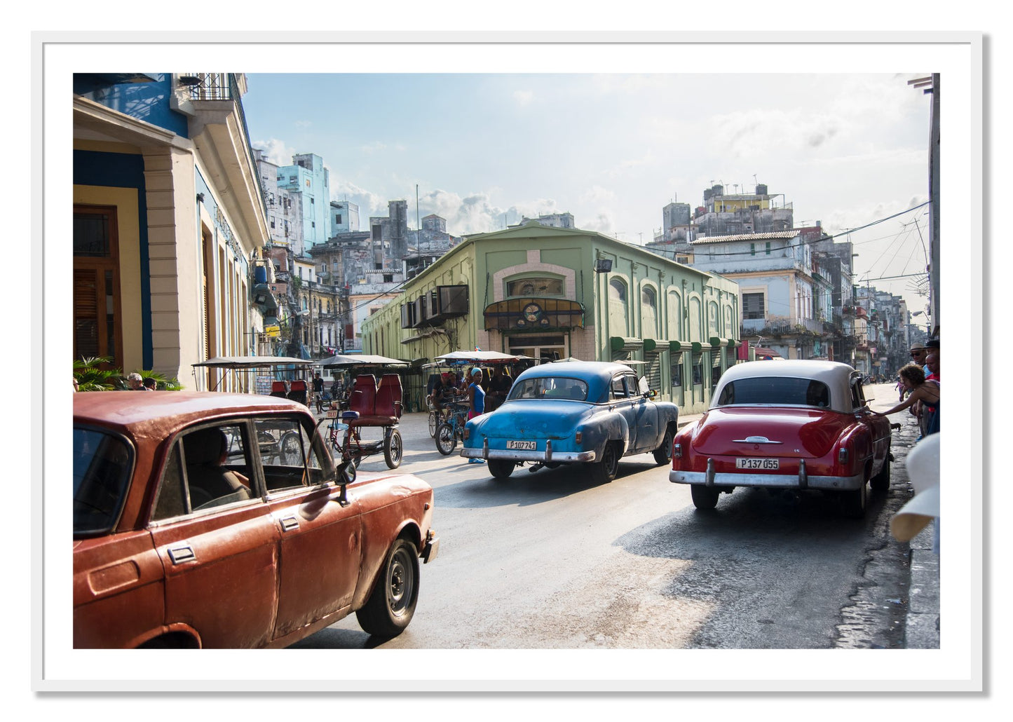 Framed photograph of Cuba by Dylan Ozanich, White frame, Borders