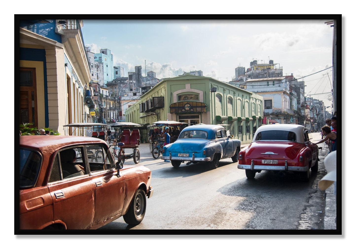 Framed photograph of Cuba by Dylan Ozanich, Black frame, Full Bleed