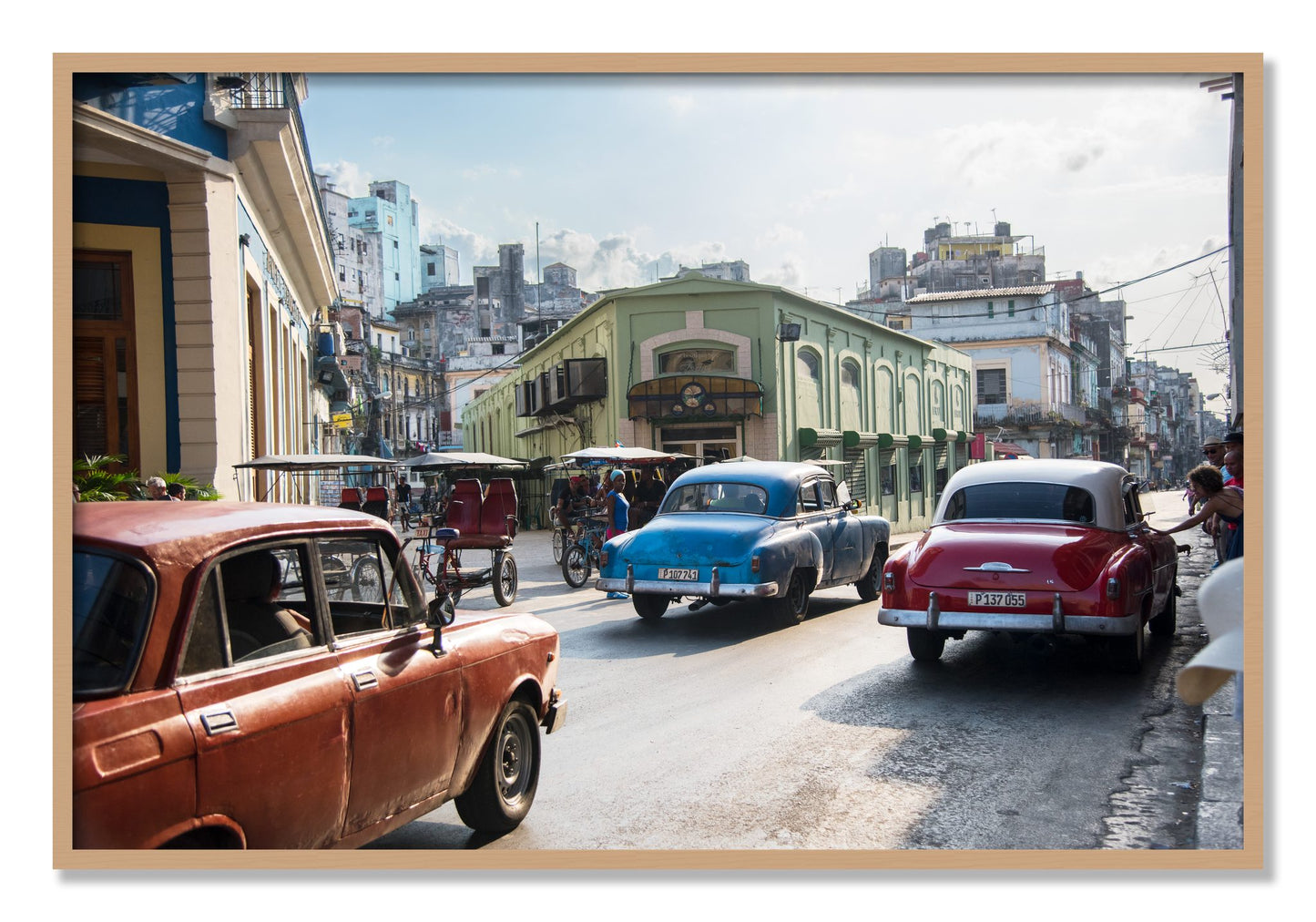 Framed photograph of Cuba by Dylan Ozanich, Oak frame, Full Bleed