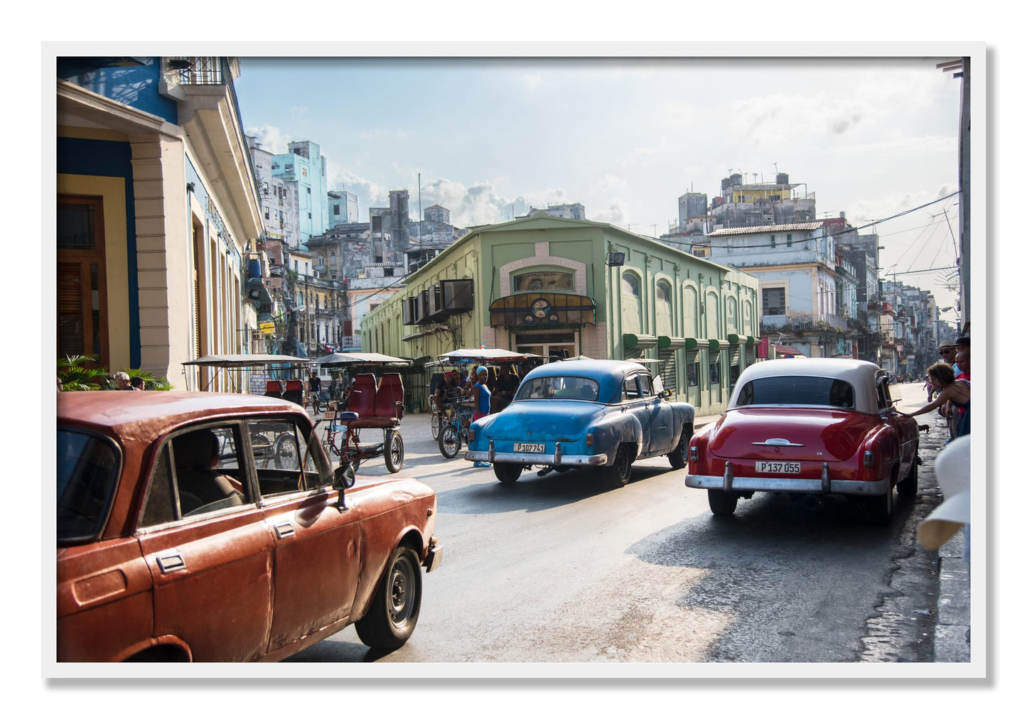 Framed photograph of Cuba by Dylan Ozanich, White frame, Full Bleed