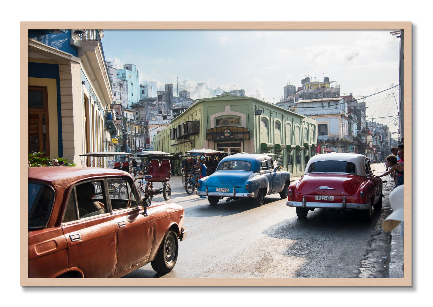 Framed photograph of Cuba by Dylan Ozanich, Maple frame, Full Bleed