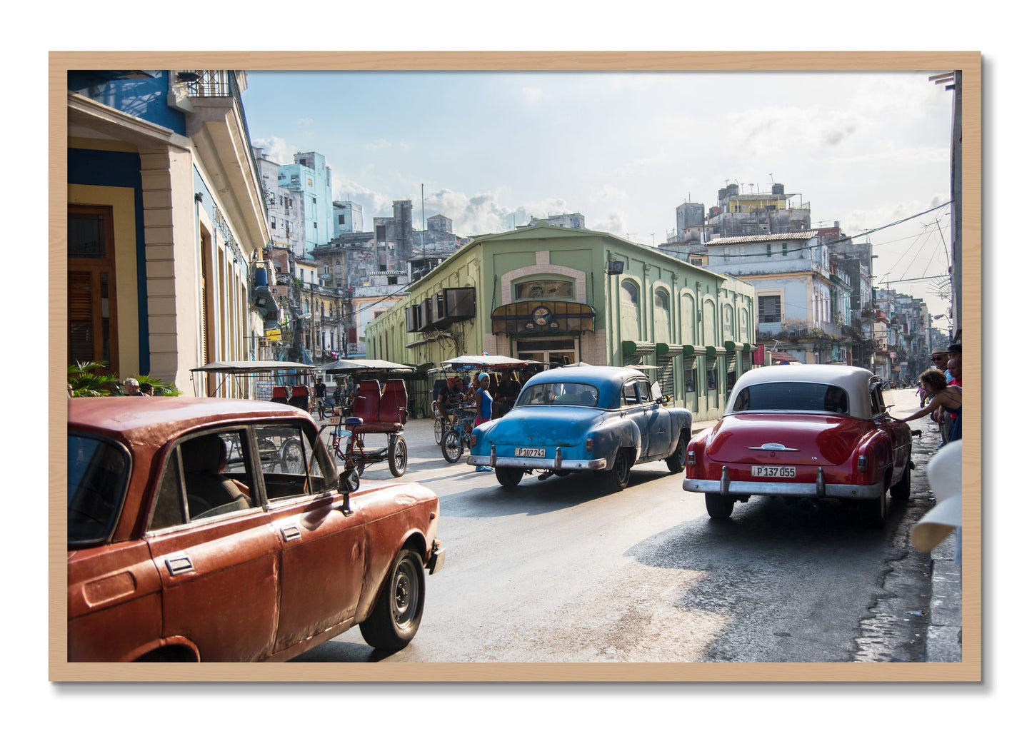 Framed photograph of Cuba by Dylan Ozanich, Oak frame, Full Bleed