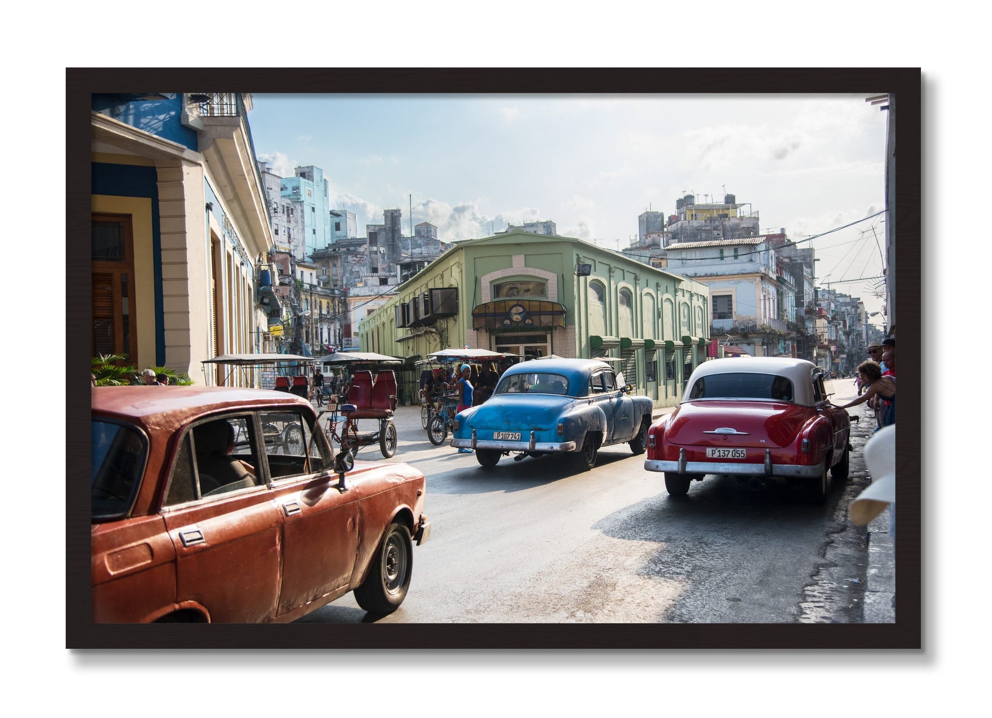 Framed photograph of Cuba by Dylan Ozanich, Black Walnut frame, Full Bleed