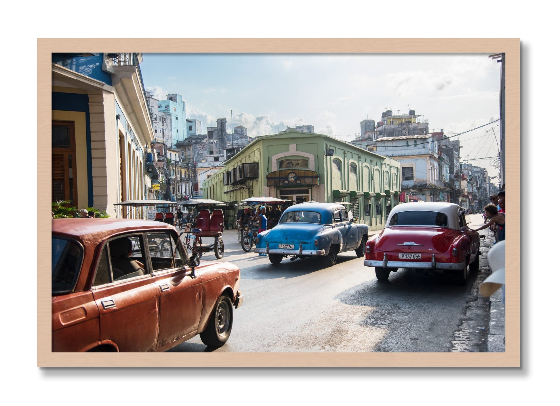 Framed photograph of Cuba by Dylan Ozanich, Maple frame, Full Bleed