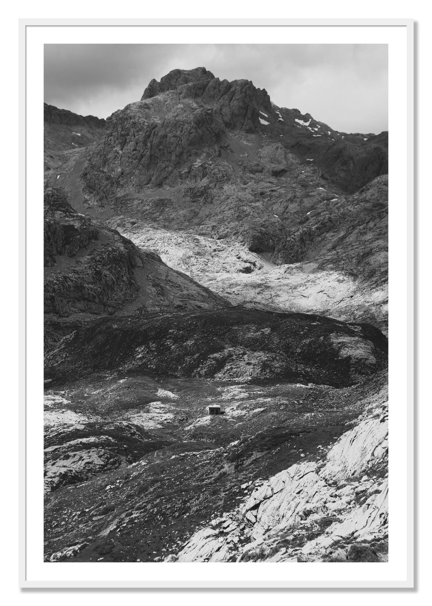 Framed photograph of Isolation by Dylan Ozanich, White frame, Borders