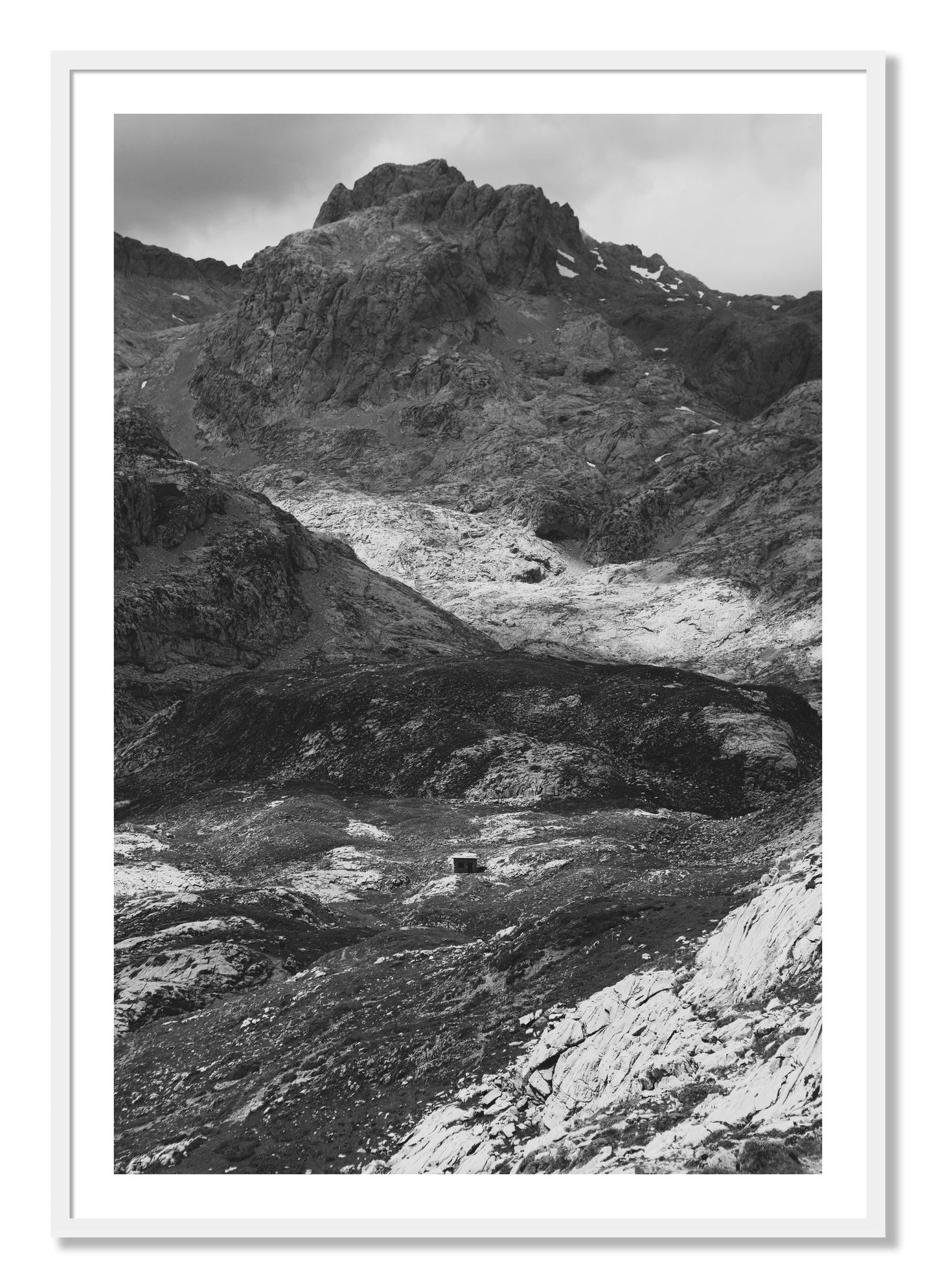 Framed photograph of Isolation by Dylan Ozanich, White frame, Borders