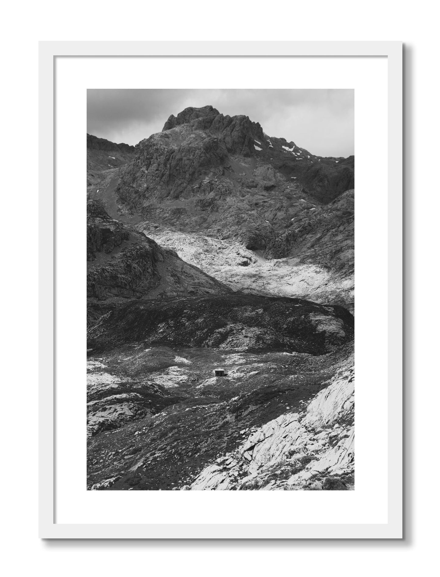 Framed photograph of Isolation by Dylan Ozanich, White frame, Borders