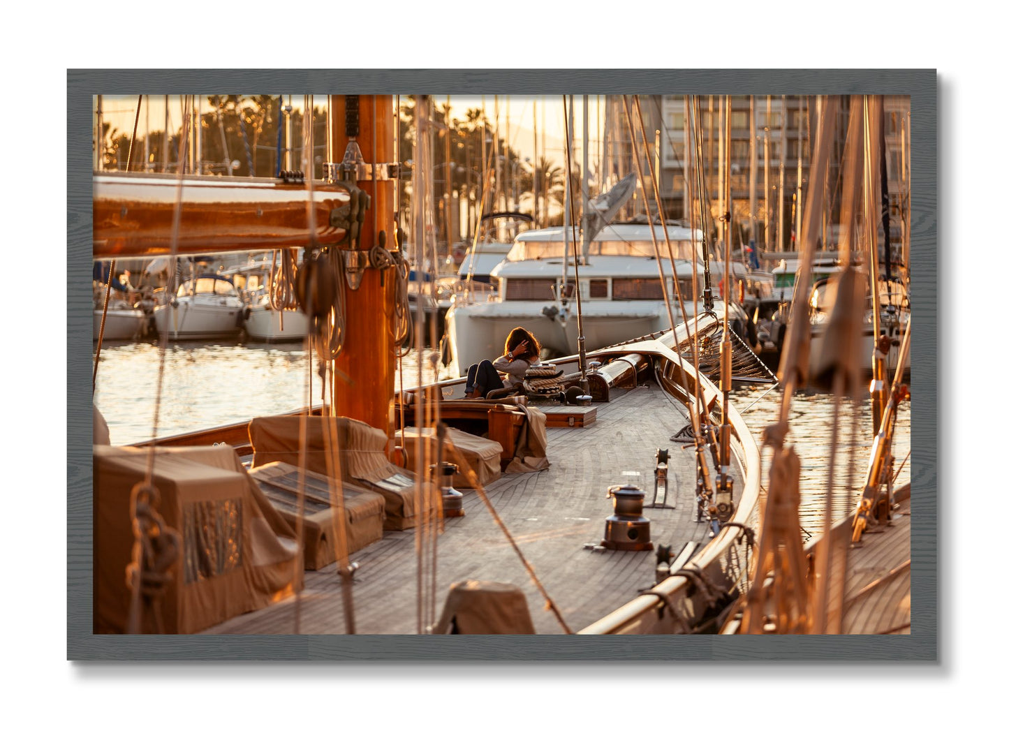 Framed photograph of Living by Dylan Ozanich, Grey frame, Full Bleed