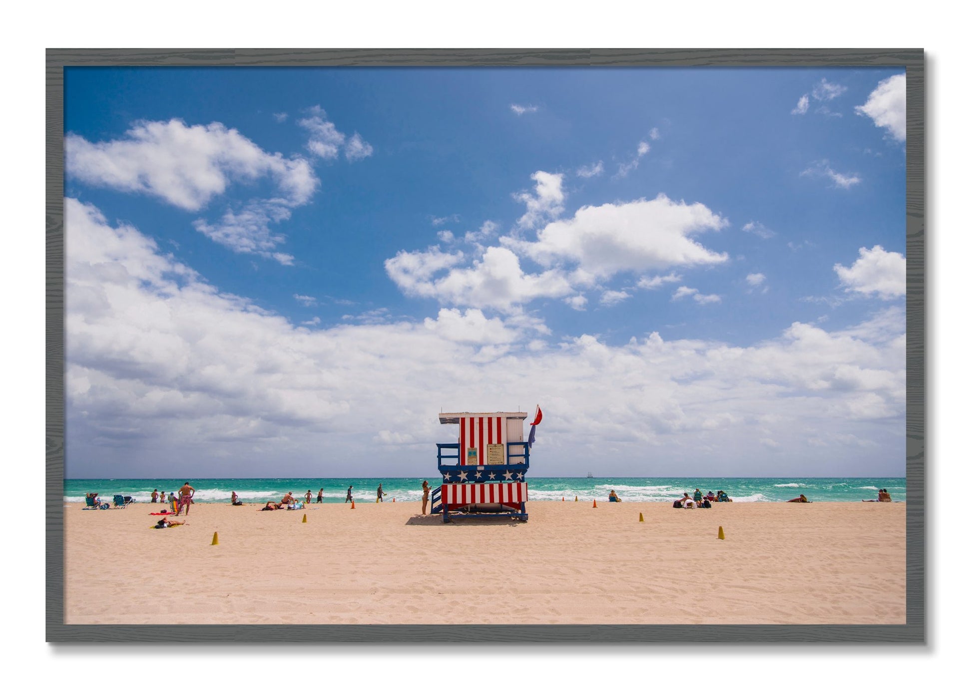 Framed photograph of Miami by Dylan Ozanich, Grey frame, Full Bleed
