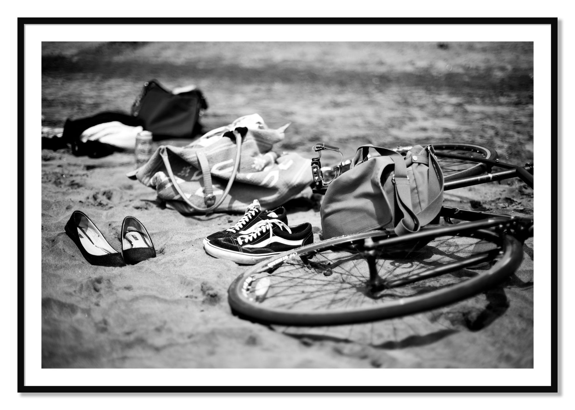 Framed photograph of Ocean Beach by Dylan Ozanich, Black frame, Borders