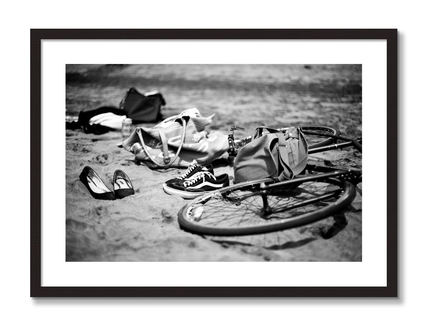 Framed photograph of Ocean Beach by Dylan Ozanich, Black frame, Borders