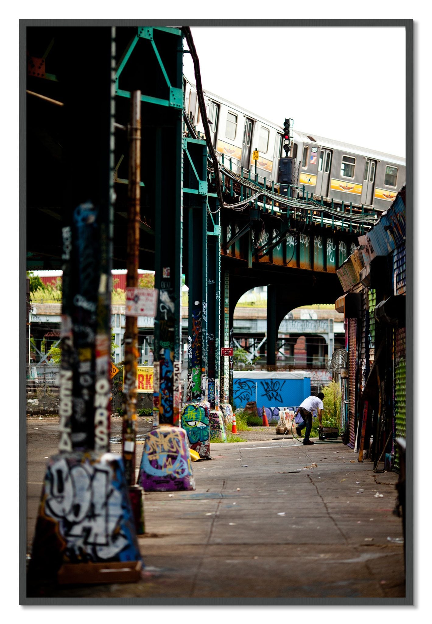 Framed photograph of Queens by Dylan Ozanich, Grey frame, Full Bleed