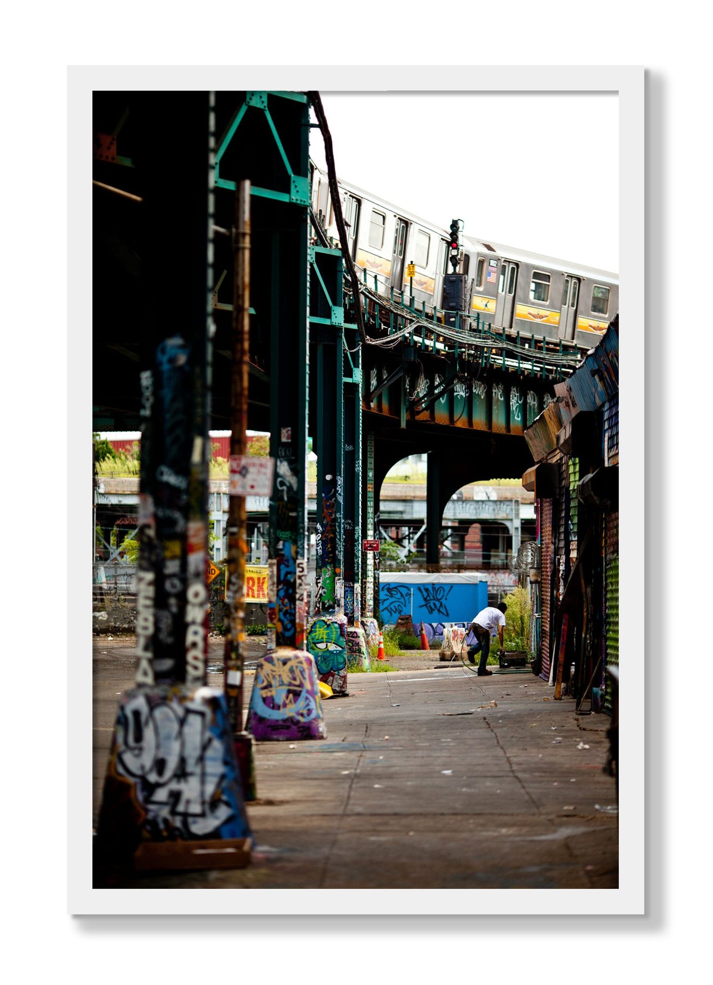Framed photograph of Queens by Dylan Ozanich, White frame, Full Bleed