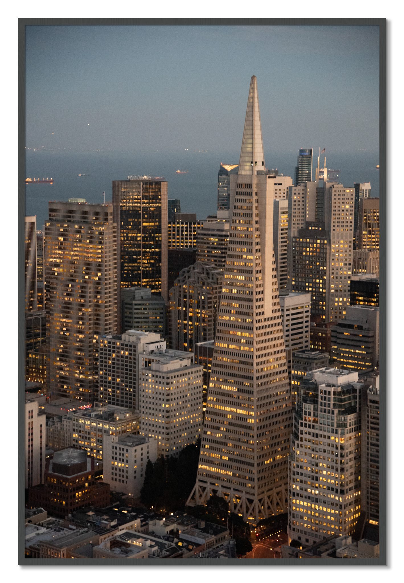 Framed photograph of Transamerica San Francisco by Dylan Ozanich, Grey frame, Full Bleed