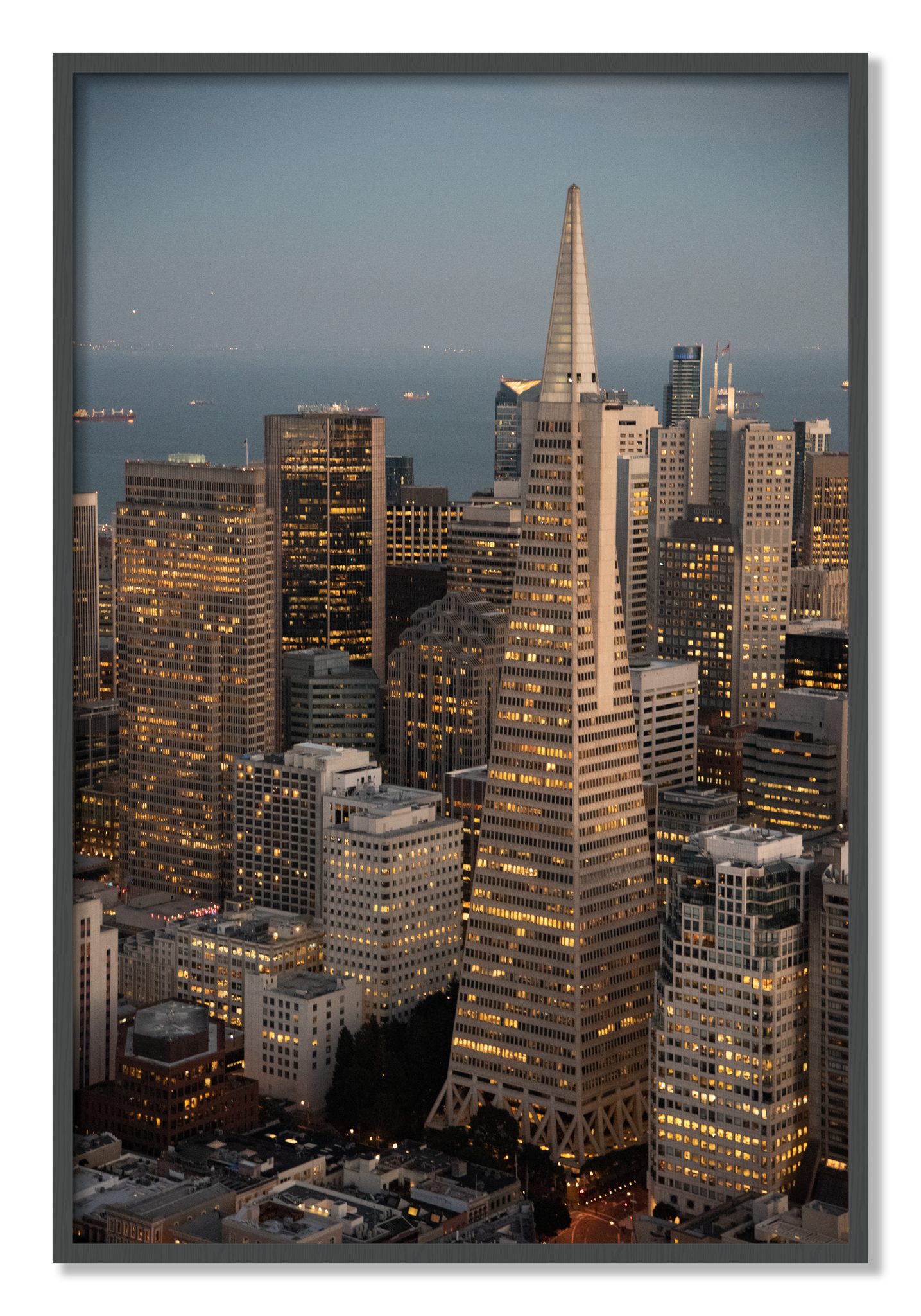 Framed photograph of Transamerica San Francisco by Dylan Ozanich, Grey frame, Full Bleed