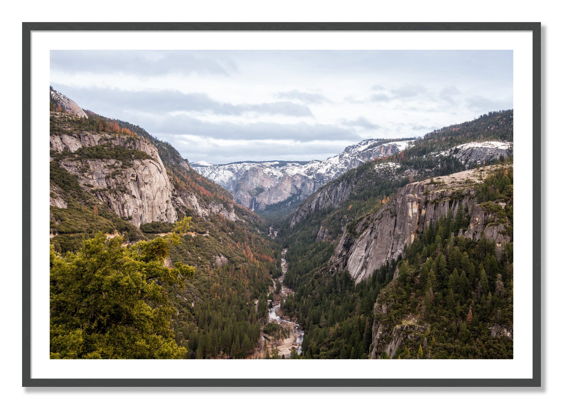 Framed photograph of Yosemite Valley by Dylan Ozanich, Grey frame, Borders